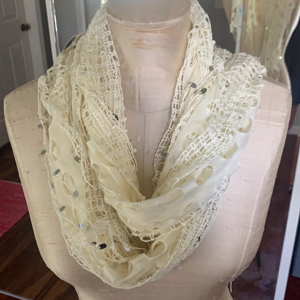 Abstract scarf - Picture 3 of 5